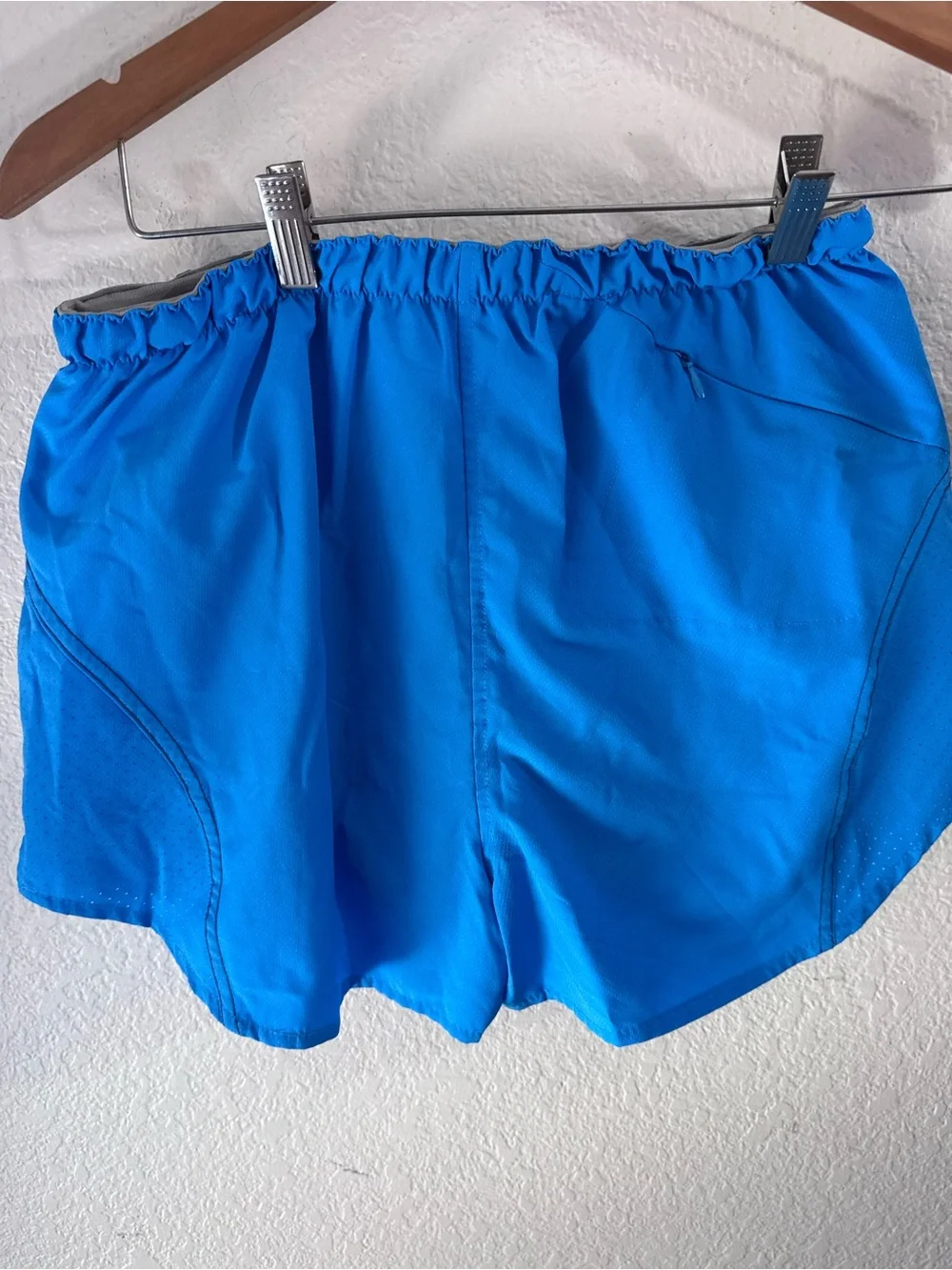 Pearl Izumi Women’s Blue Shorts lined size medium